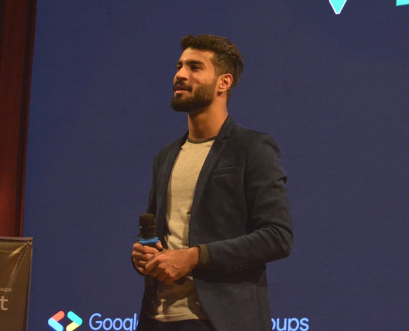 Shehryar Sohail speaking at a conference